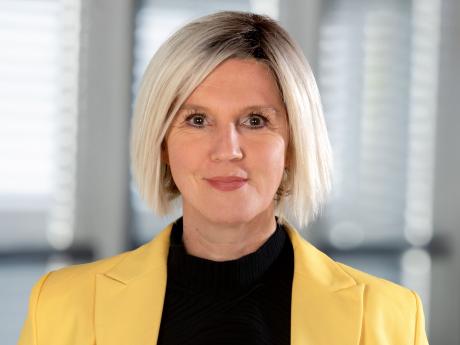 Eveline Huber